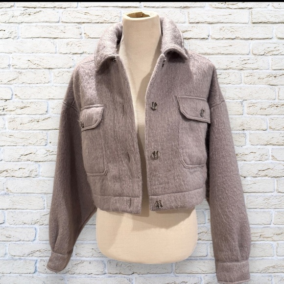 NWT Urban Outfitters Grey Felted Cropped Jacket - Size M - Picture 2 of 8